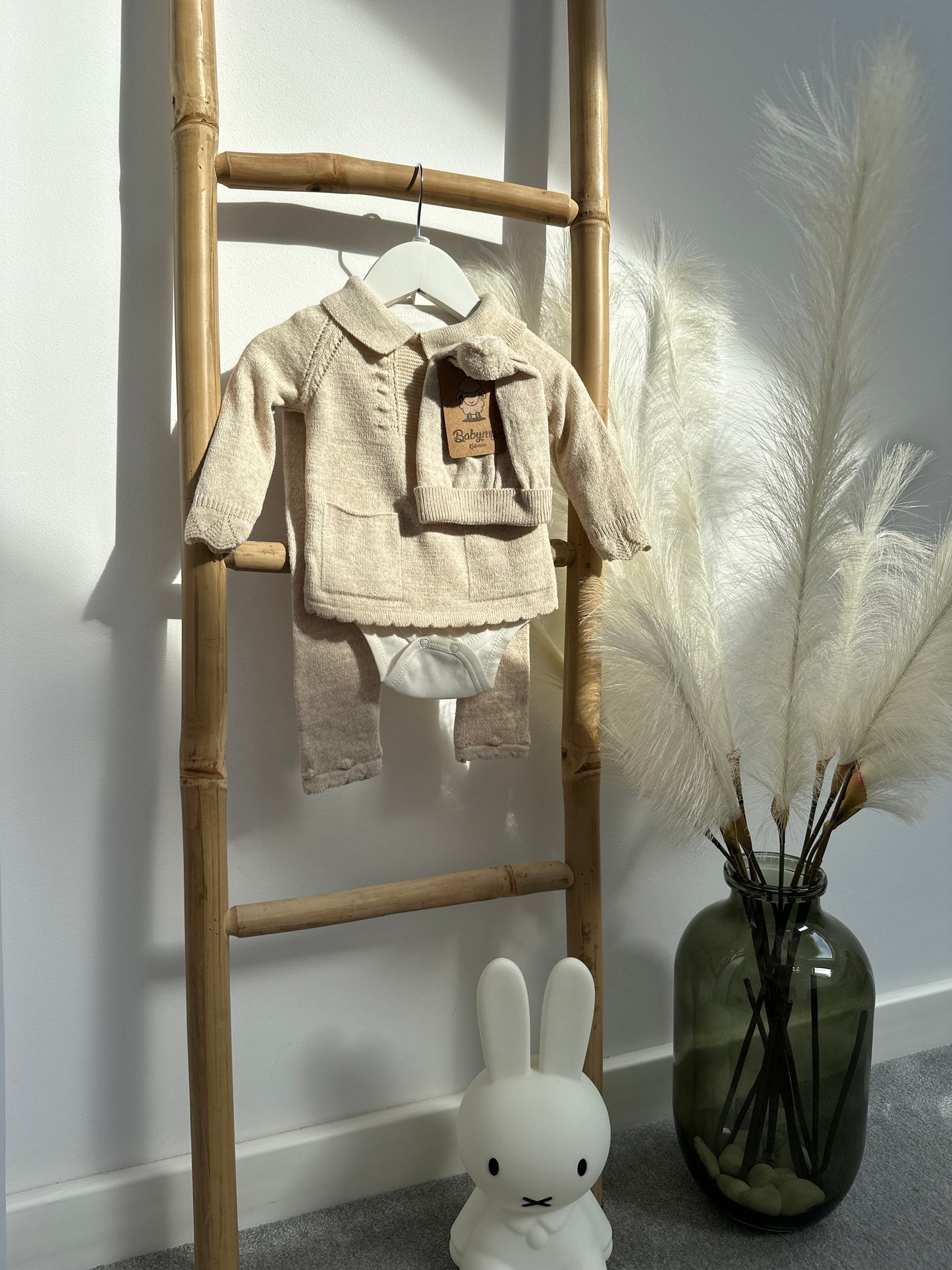 Beige wool set
