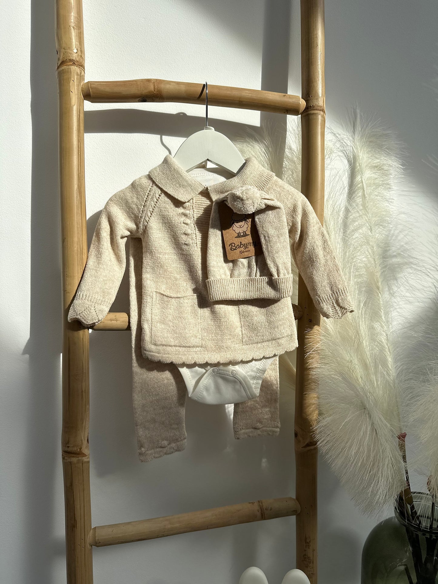 Beige wool set